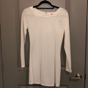 White long sleeve dress